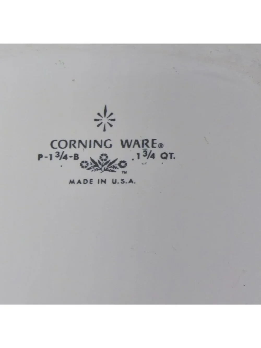 Vintage Corning Ware 1¾ QT. casserole dish in the iconic Blue Cornflower pattern